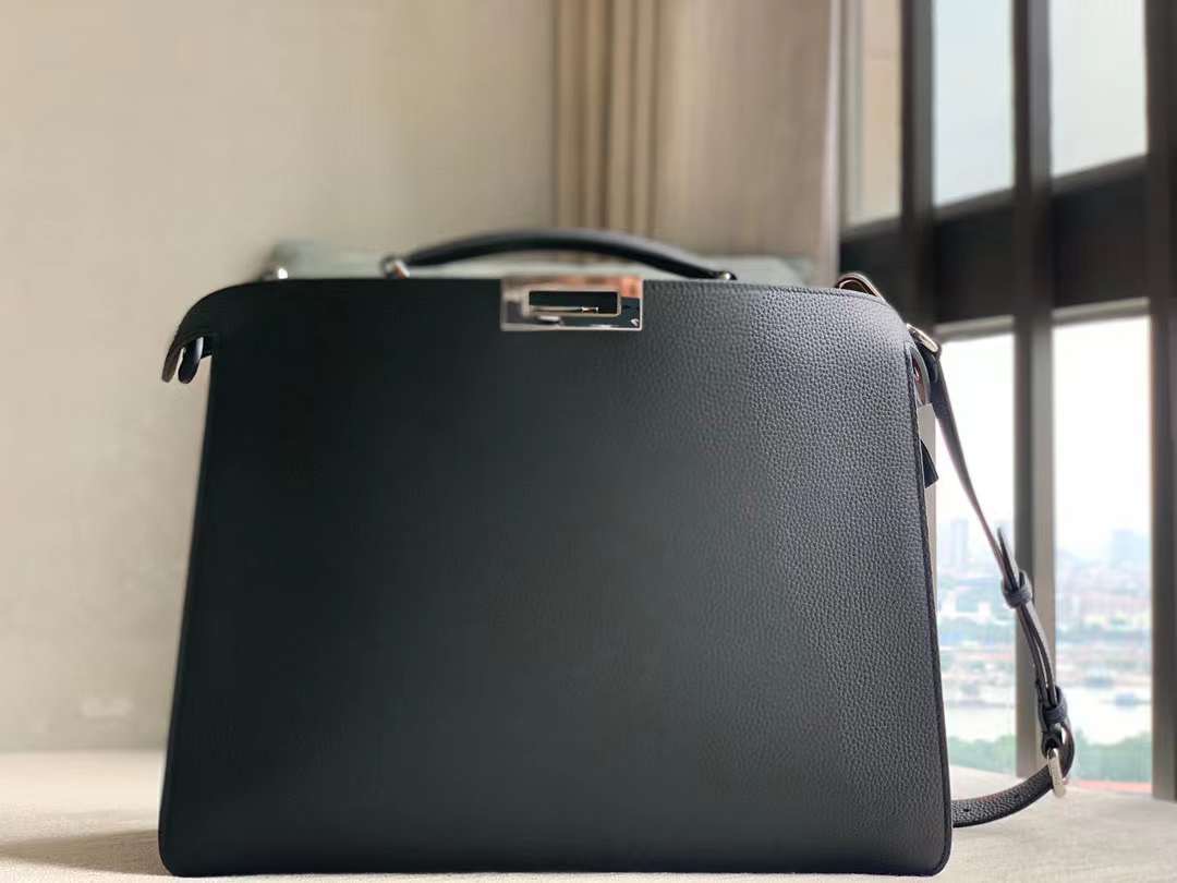 펜디 23FW 피카부 아이씨유 남성 토트백 38x29x10cm