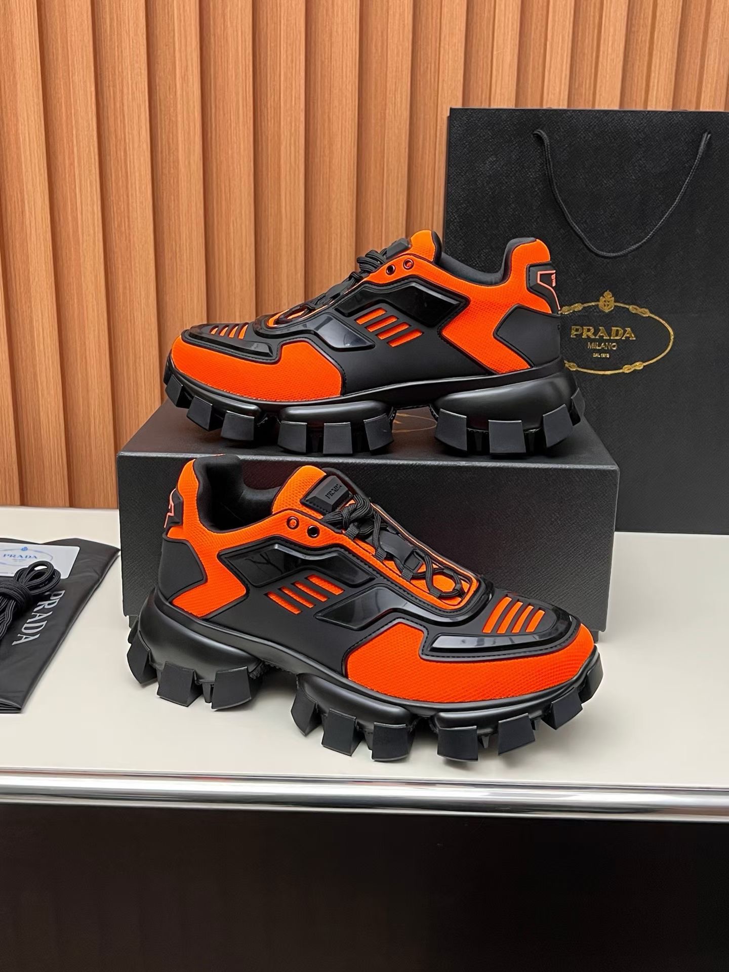 프라다 남녀 스니커즈 35~45